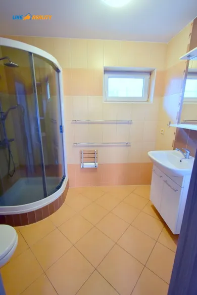 Na predaj 5-izbový dom, 244 m², Martin, Stráne