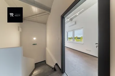 Na prenájom komerčné, 66 m², Trnava, Železničná ulica