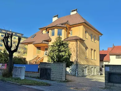 Na prenájom komerčné v Poprad · €340 · Čiastočná rekonštrukcia