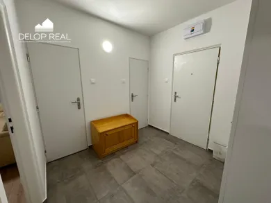 Na prenájom 3-izbový byt, 68 m², Bratislava-Karlova Ves, Jurigovo nám.