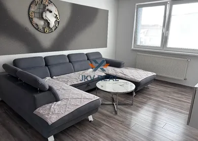 Mieszkania na wynajem, 2-pokojowe, Žilina · €700
