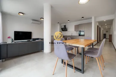 Na prenájom 3-izbový byt, 96 m², Nitra, Mostná