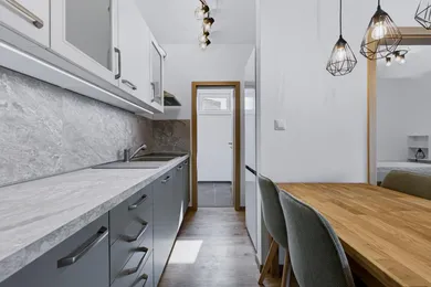 Na prenájom 3-izbový byt, 72 m², Bratislava-Rača, Rudroffova