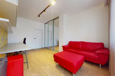 Na prenájom 4-izbový byt, 117 m², Bratislava-Staré Mesto, Novosvetská