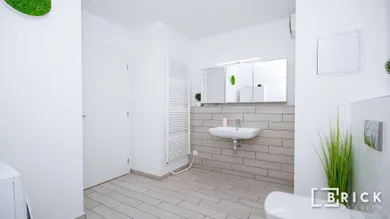 Na prenájom 2-izbový byt, 55 m², Trnava, Novomestská