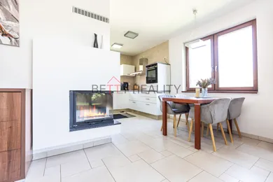 Na predaj dom, 152 m², Slovenský Grob, Obchodná