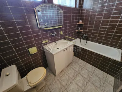 Na predaj dom, 240 m², Galanta, Októbrová