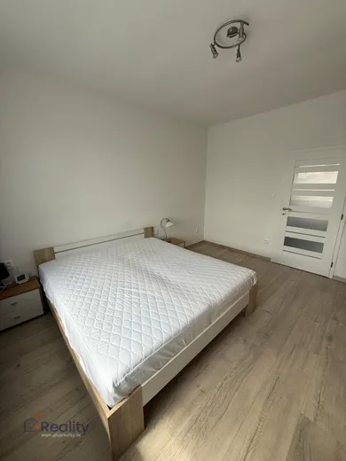 Na prenájom 2-izbový byt, 55 m², Dunajská Streda