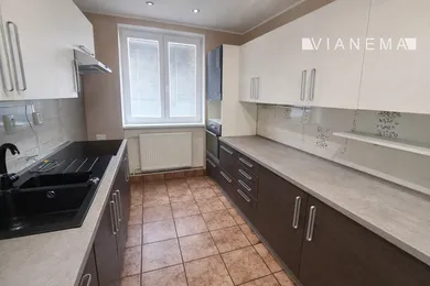 Mieszkania na sprzedaż, 3-pokojowe, Považská Bystrica · €178 999