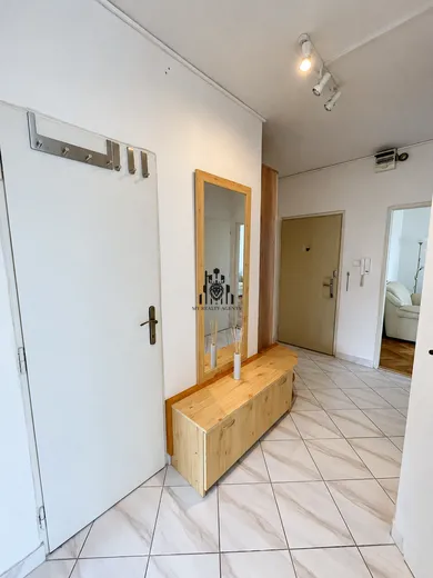 Mieszkania na wynajem, 3-pokojowe, Košice-Juh · €880