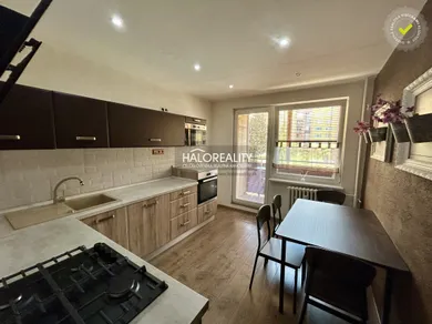 Na prenájom 3-izbový byt, 71 m², Prievidza
