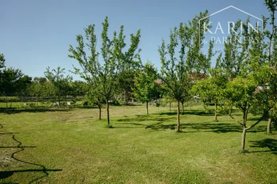 Na predaj pozemok, 212 m², Letničie