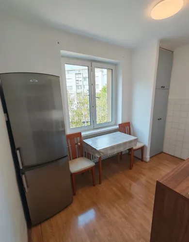 Na prenájom 3-izbový byt, 65 m², Bratislava-Ružinov, Poludníková