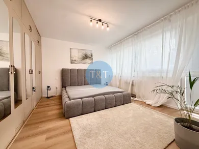 Na prenájom 4-izbový byt, Bratislava-Staré Mesto, Mudroňova