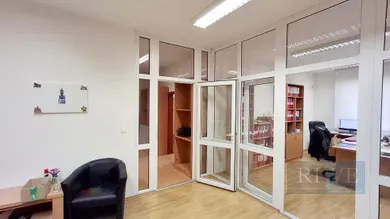Byty na prenájom 3-izbový, Bratislava-Ružinov · €800
