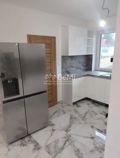 Na predaj dom, 128 m², Golianovo