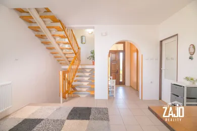 Na predaj dom, 280 m², Nemšová, Závadská