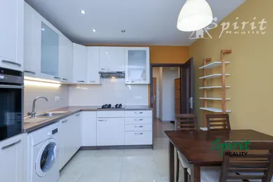 Na predaj 2-izbový byt, 60 m², Bratislava-Nové Mesto, Račianska