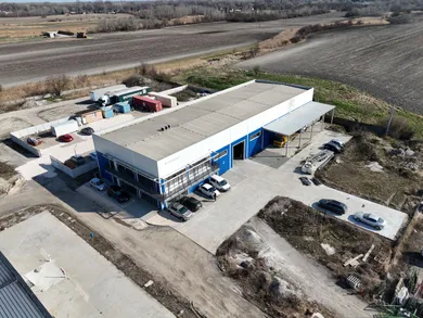Na prenájom objekt, 382 m², Komárno