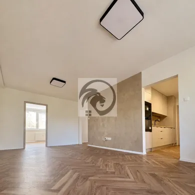 Na predaj 3-izbový byt, 78 m², Levice, Ul. kpt. J. Nálepku