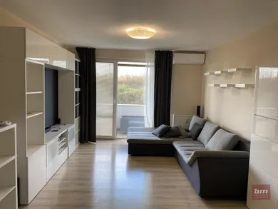 Mieszkania na wynajem, 2-pokojowe, Senec · €640