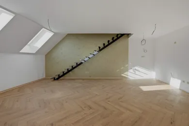 Na predaj 4-izbový byt, 86 m², Trnava, Trnava / Pekárska