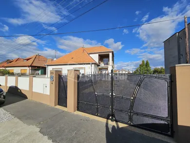 Na predaj dom, 260 m², Váhovce