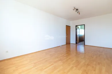 Na predaj 3-izbový byt, 66 m², Pezinok, Bystrická