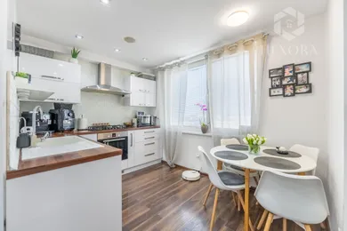 Na predaj 3-izbový byt, 74 m², Sereď, Pažitná