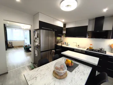 Domy na sprzedaż, 6-pokojowe, Banská Bystrica · €469 000