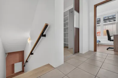Na prenájom 4-izbový byt, 113 m², Bratislava-Ružinov, Mraziarenská