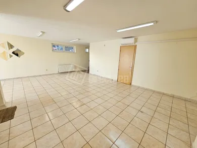 Na prenájom komerčné v Galanta · €850 · Pôvodný stav