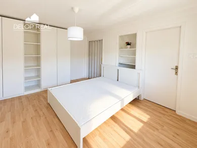 Na prenájom 3-izbový byt, 60 m², Bratislava-Staré Mesto, Grösslingova