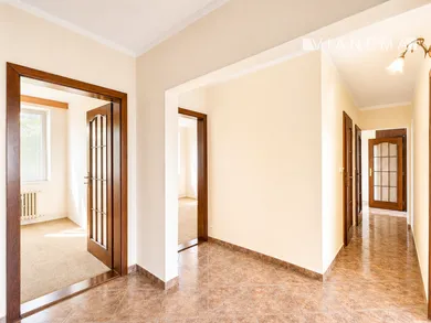 Na predaj 5-izbový byt, 96 m², Nové Mesto nad Váhom, Tematínska 12