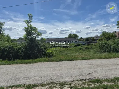 Na predaj pozemok, 637 m², Tomášikovo