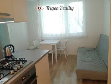 Na prenájom 1-izbový byt, 36 m², Komárno