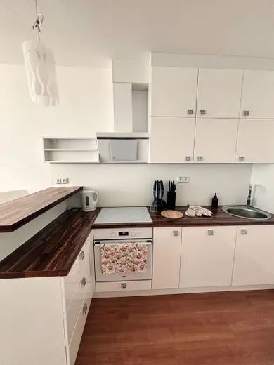 Na prenájom 2-izbový byt, 53 m², Bratislava-Petržalka, Budatinská
