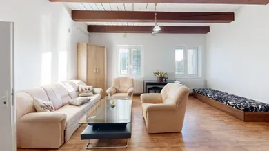 Na prenájom komerčné, 200 m², Brestovany