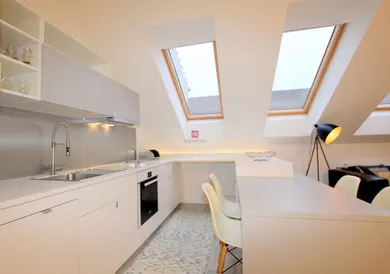 Na prenájom 2-izbový byt, 51 m², Bratislava-Staré Mesto, Konventná