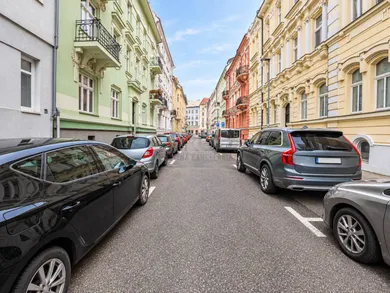 Na prenájom 2-izbový byt, 59 m², Bratislava-Staré Mesto, Tallerova