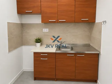 Na prenájom objekt, 260 m², Trnava, Coburgova