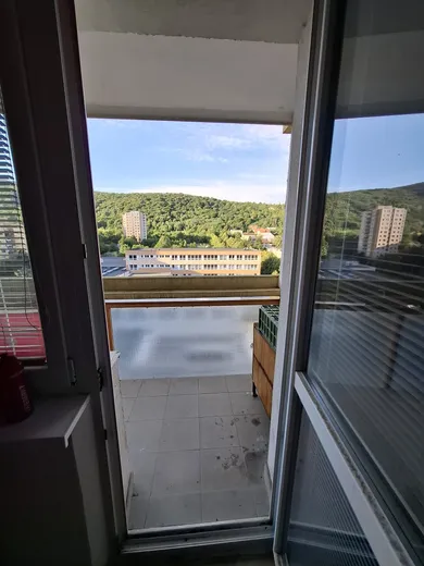 Na predaj 4-izbový byt, 81 m², Bratislava-Devínska Nová Ves