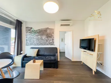 Na prenájom 2-izbový byt, 47 m², Bratislava-Staré Mesto, Žilinská