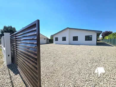 Na predaj 4-izbový dom, 120 m², Veľká Dolina, Jána Mrvu