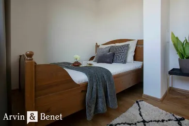 Na prenájom dom, 203 m², Bratislava-Nové Mesto, Chrasťová