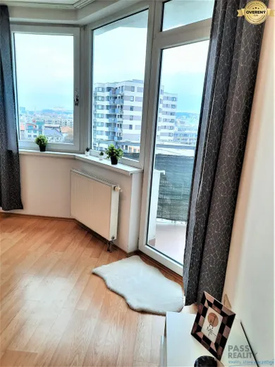 Na prenájom 2-izbový byt, 55 m², Bratislava-Ružinov, Jégeho
