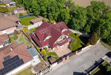 Na predaj dom, 236 m², Zvončín