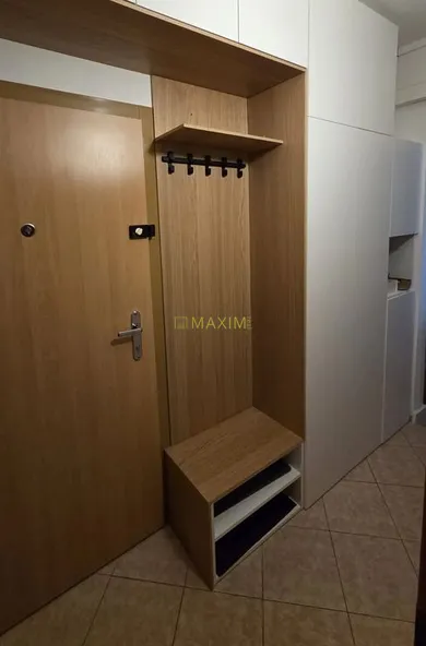 Na predaj 3-izbový byt, 70 m², Bratislava-Petržalka, Markova