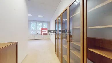 Na prenájom komerčné, 21 m², Bratislava-Ružinov, Zelinárska