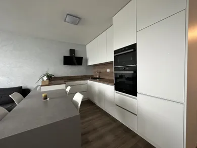 Na predaj 2-izbový byt, 60 m², Slovenský Grob, Pri Jazere